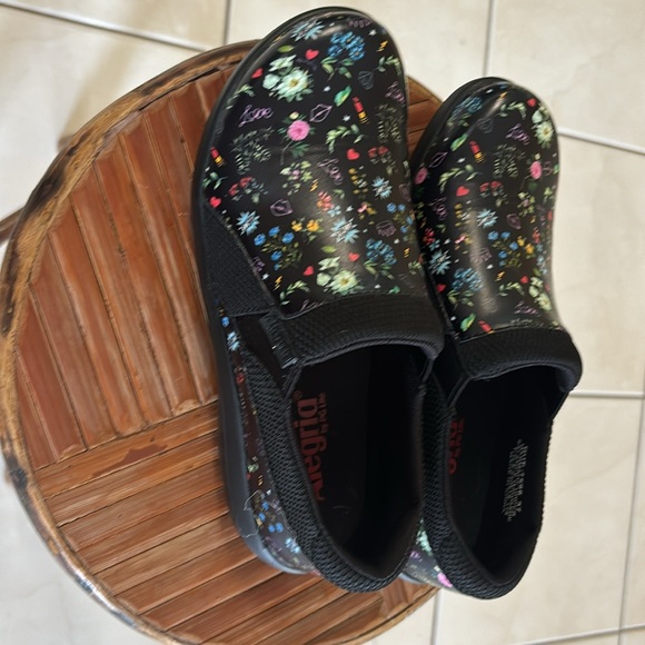 Women shoe - Picture 3 of 6